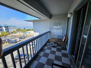 BEACHSIDE CONDO-WATER AND POOL VIEW Top Floor - 1