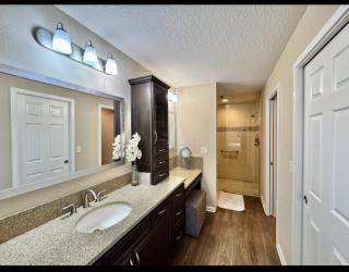 Cozy Oasis in Prime Location with Sunset Lake View, Golf Cart and Bathtub - The Villages - 2