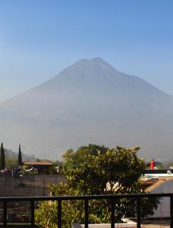Casa Rosita, Stunning Volcano Views and Private Terrace - Santa Ana - 1