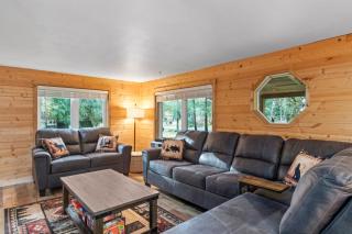 Cedar Cabin at Rainier Entrance-Hot Tub and Cinema - Ashford - 7