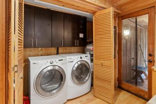 Cedar Cabin at Rainier Entrance-Hot Tub and Cinema - Ashford - 4
