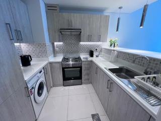 Stunning 1 bedroom apartment in Seven Palm Dubai - 1