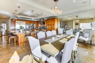 Ocean-View Oasis with Balconies in Laguna Beach - Laguna Beach - 8
