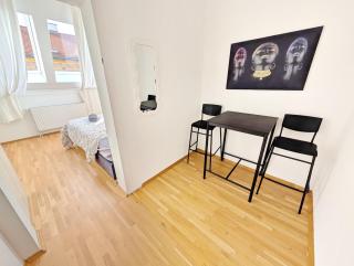 Charming Stay at Märzstraße Apartment Close to Vienna Attractions MZ49 - Viena - 8