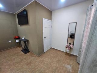 Magnificent Private Room Near Airport - - 2