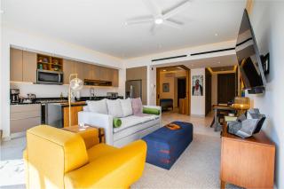 Luxury DVine Stay, Rooftop Pool in Romantic Zone - 5