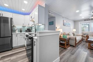 Manatee Cove! Canal side condo with water view! Half mile from AMI beaches! - 9