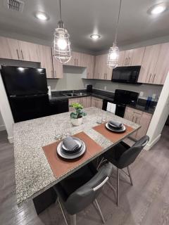 Wildrose Villas Apt 522 - Brownsville - 1