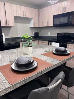Wildrose Villas Apt 522 - Brownsville - 3