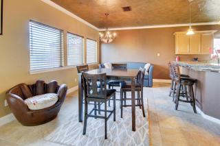 8 Mi to Kemah Boardwalk Texas Gulf Home with Patio - Dickinson - 2