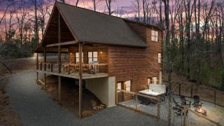 Deer Run I Dog Friendly Hot Tub Fire Pit Sleeps 6 - Morganton - 0
