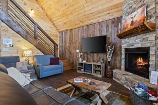 Deer Run I Dog Friendly Hot Tub Fire Pit Sleeps 6 - Morganton - 2