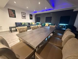 Unique Mathew Street Groups Apartment - Liverpool - 0