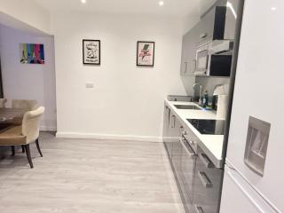 Unique Mathew Street Groups Apartment - Liverpool - 7
