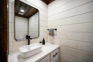 Rustic Retreat on Pine Hill - Broken Bow - 2