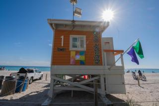 Miami Beach 1B 1B Apmt with gym and beach service - Hallandale Beach - 2
