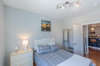 King Master and Plush Queen near NYC w kitchen, living room plus on-site gym - 2