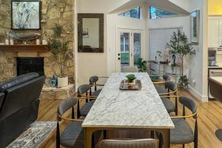 Luxe Lake Granbury Retreat Dock, Deck and Game Room - Granbury - 2