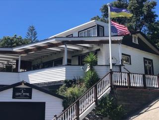 Bluff Hill Lighthouse B&B - 0