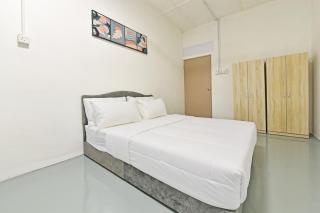 Hotel O S Homestay - 1