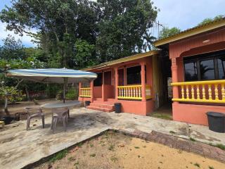 OYO 91042 Kamal Guest House Marang - Kampong Kijing - 1