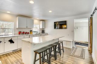 2 Mi to Road America Pet-Friendly Duplex! - 3