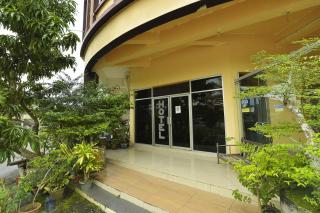 Super OYO 90494 Sam Huat Hotel - Kampong Atap - 9
