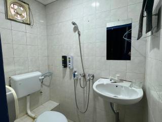 OYO 91033 Vaigan Hotel - Bintulu - 5