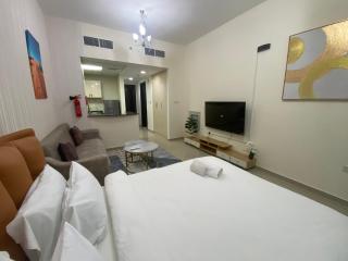 Phineek exquisite luxury studio Uniestate sports city Dubai - Dubai - 4