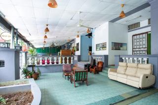 SPOT ON 90137 Casavilla Hotel Pudu - 8