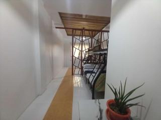 Thrivers Hometel White Beach Puerto Galera - 1