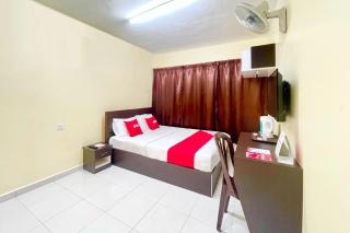 OYO 90369 Safari Hotel Lumut - 3