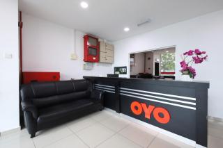 OYO 89497 Dream Nur Hotel - Tranquerah - 5