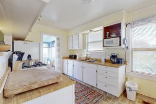 Greenwood Beach Cottage - Elk - 2