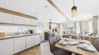 9 Beachlands - Porchfield - 4