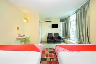 OYO 479 The Green Hotel - 8