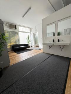 Robin Wood Capsule Hostel - 5