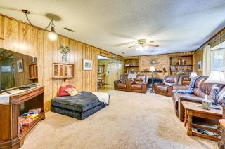 Vintage Chipley Getaway on Large Private Property - 9