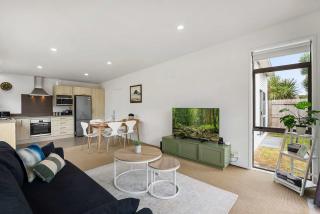 Sunny Seaside Retreat - Papamoa Beach - Papamoa - 6