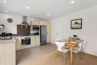 Sunny Seaside Retreat - Papamoa Beach - 1