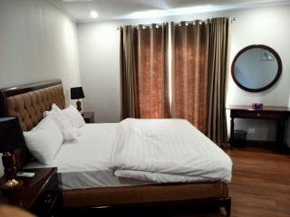 Lahore Luxury Retreats - Lahore - 8