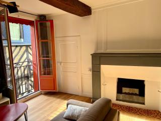 COLOMBE, T2 hyper central, 4 personnes - 2