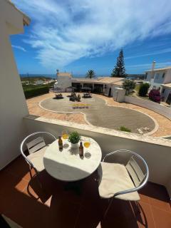 Surfside Sunny Seaview Apartment with Balcony - Sagres - 4