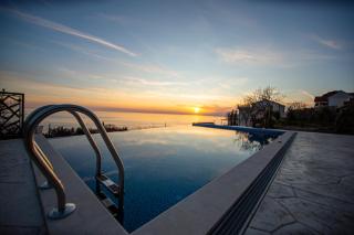Villa Aurora Azure - Luxury Infinity Pool Resort - Katun - 2