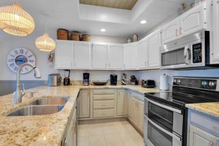 Waterfront Sunrise Beach Rental with Private Dock - Sunrise Beach - 6