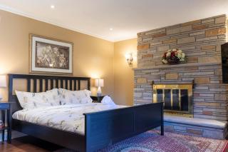 Majestic Mansion with Bar and Entertainment Space - Mississauga - 8