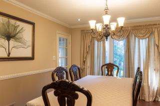 Majestic Mansion with Bar and Entertainment Space - Mississauga - 2