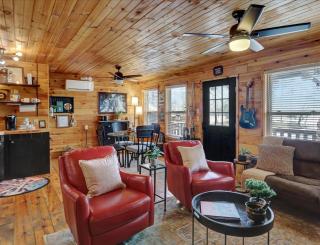 Rock N Roll Lake Haus - 7