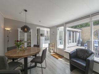 Stunning bunglow with patio - Sint Maartenszee - 7