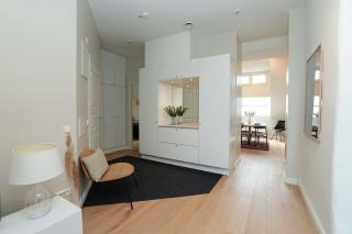 Bright & Modern Scandinavian Attic Suite in City Center - 9